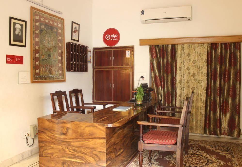 Oyo 1159 Hotel Chandra Prakash Удайпур Екстериор снимка