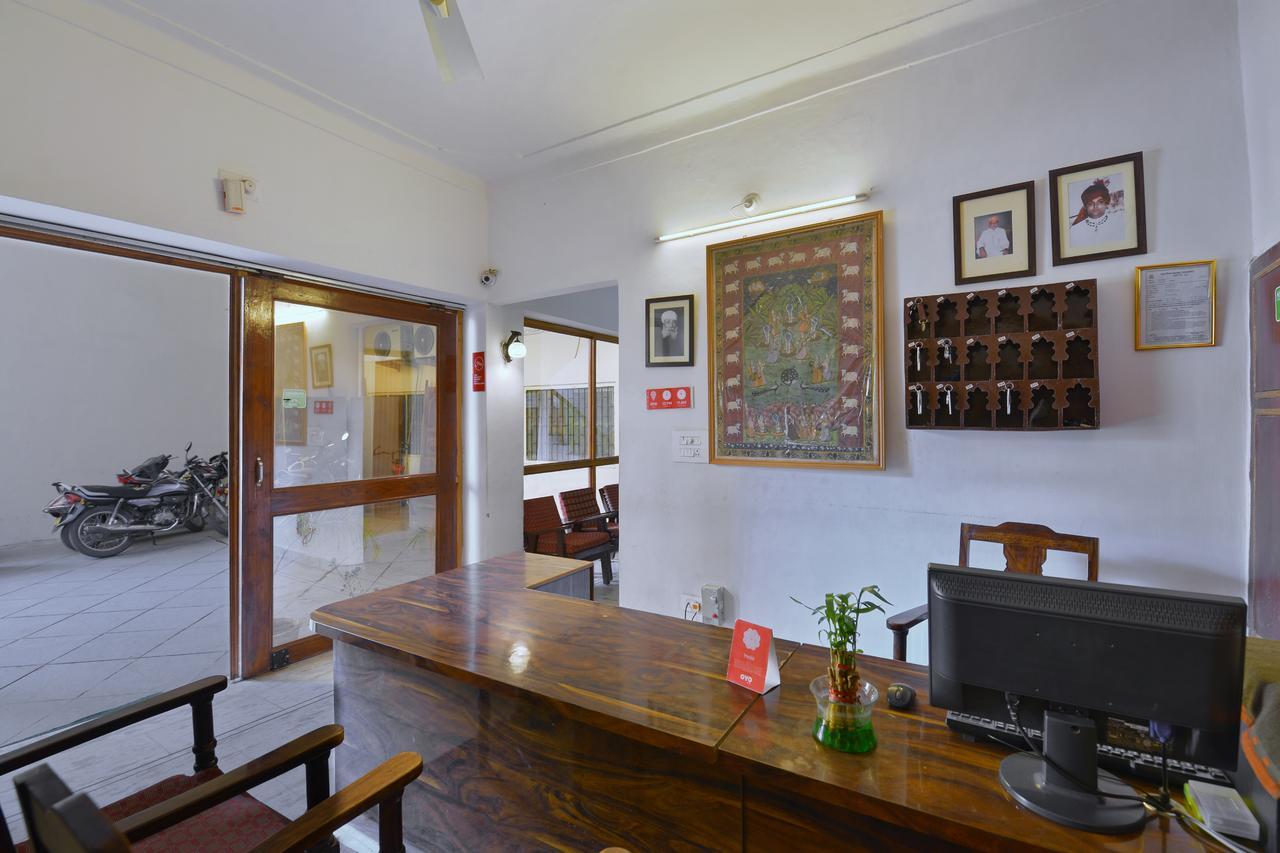 Oyo 1159 Hotel Chandra Prakash Удайпур Екстериор снимка